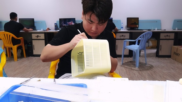 投影儀CNC加工打磨